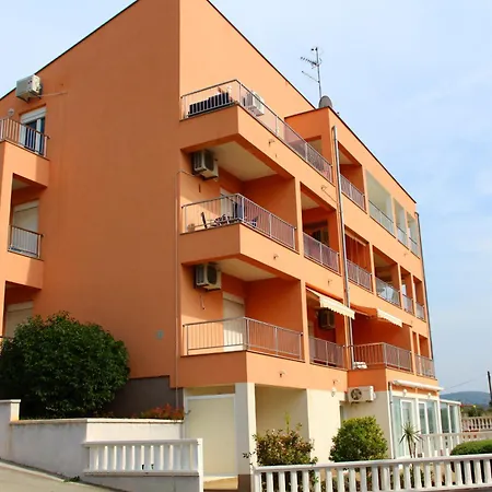 Visum 2 Apartment Primosten
